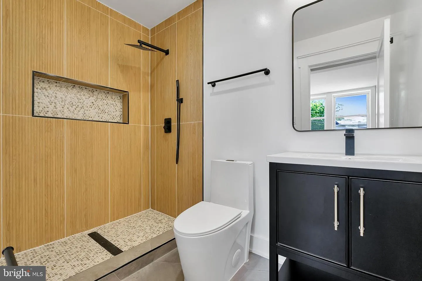 contemporary bathroom